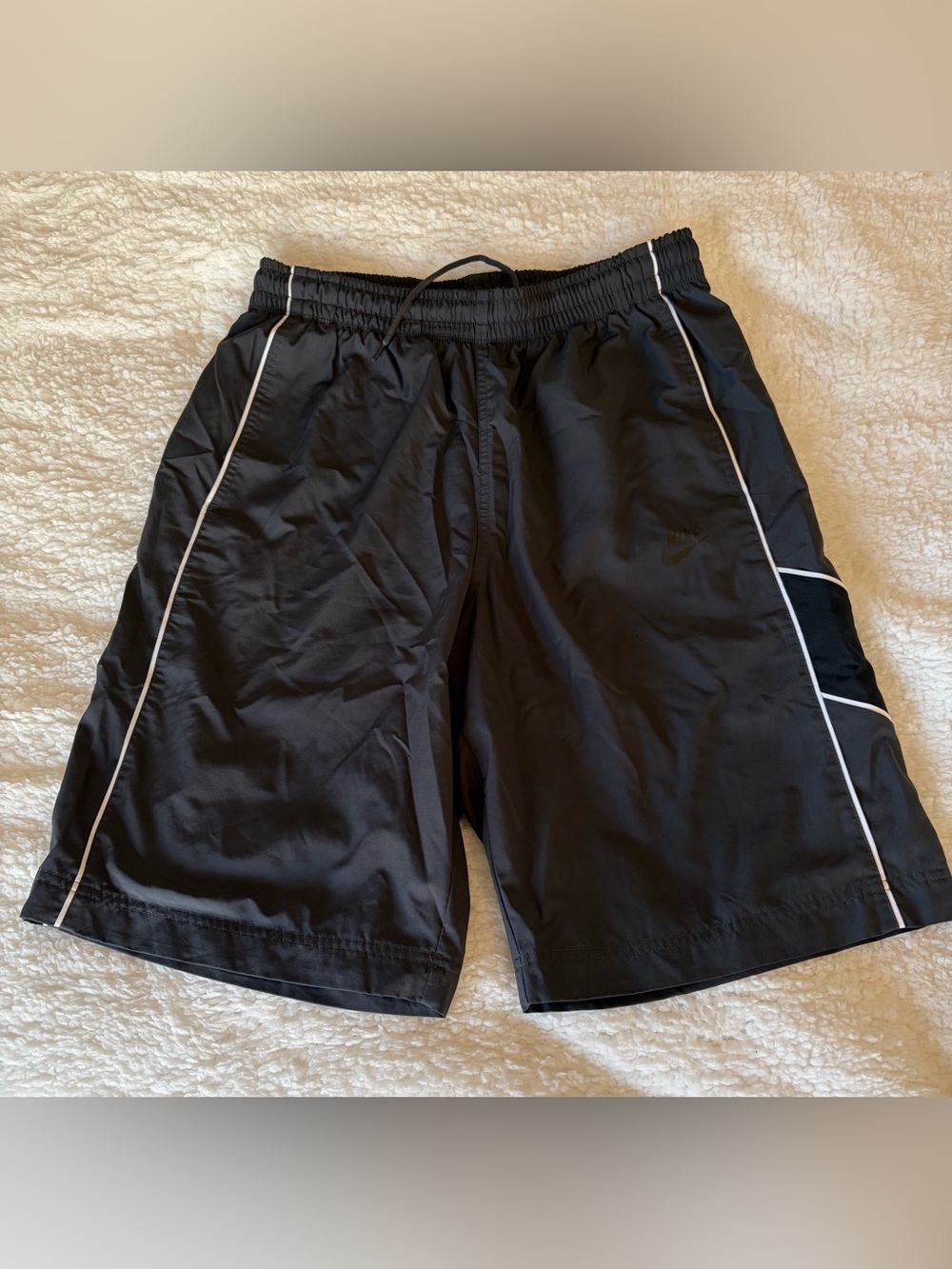 Nike Sportswear Mesh Lined Athletic Shorts Grey Size Medium